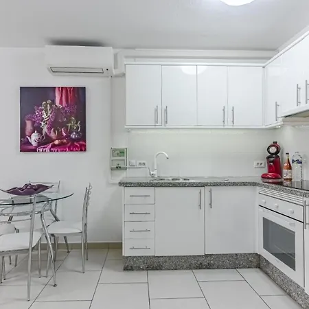 Cristianos Royal Gardens Apartment *